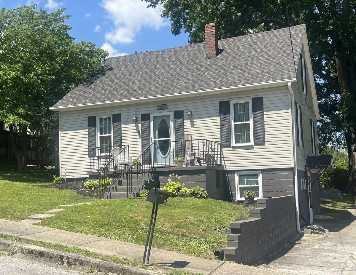 313 Cullum St, Carthage, TN 37030 - #1