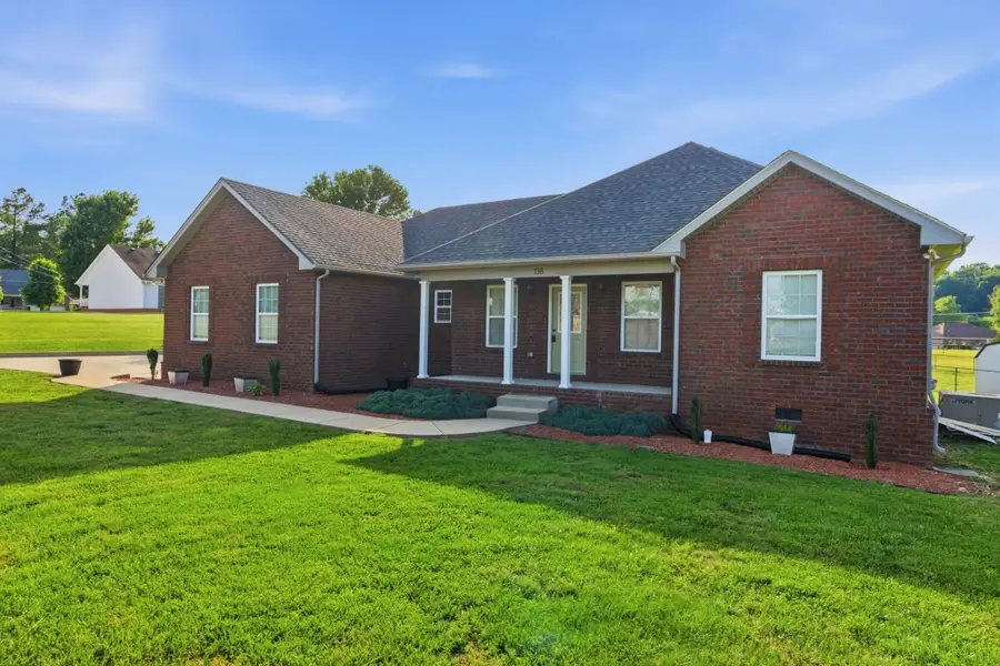 738 Sycamore Dr, Springfield, TN 37172 - #3