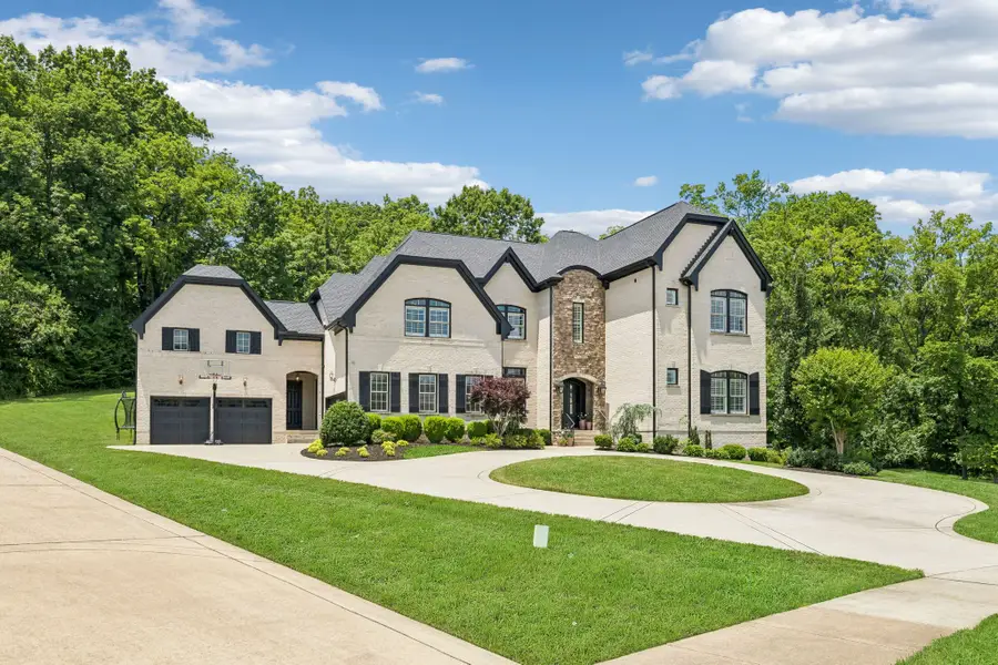 1745 Umbria Dr, Brentwood, TN 37027 - #2