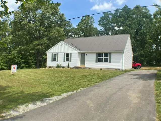 9106 Redbud Ln, Nunnelly, TN 37137 - #2