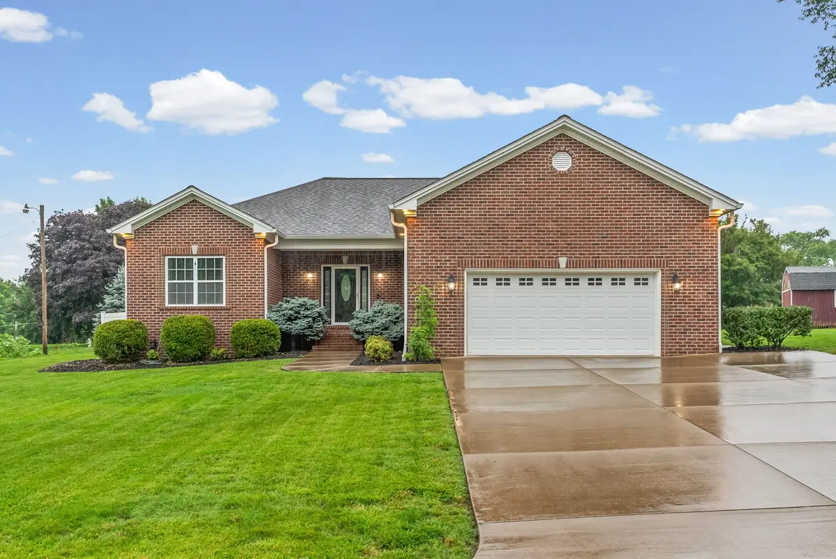 208 Andrew Dr, Hopkinsville, KY 42240 - #1