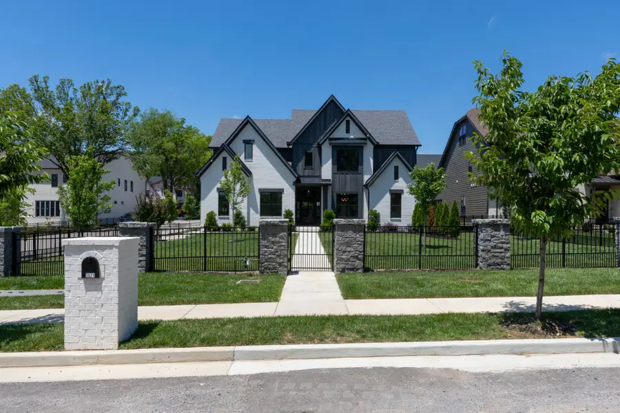 5621 Valley View Rd, Brentwood, TN 37027 - #2