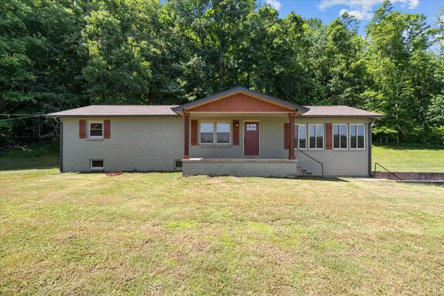 3456 Hurricane Creek Rd, Mc Ewen, TN 37101 - #3