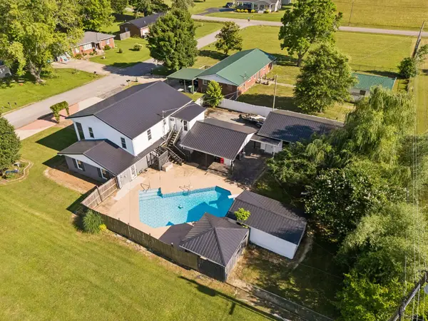 312 Hinson St, Hohenwald, TN 38462