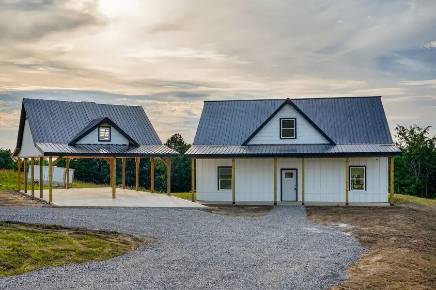 689 Amonett Cir, Byrdstown, TN 38549 - #2