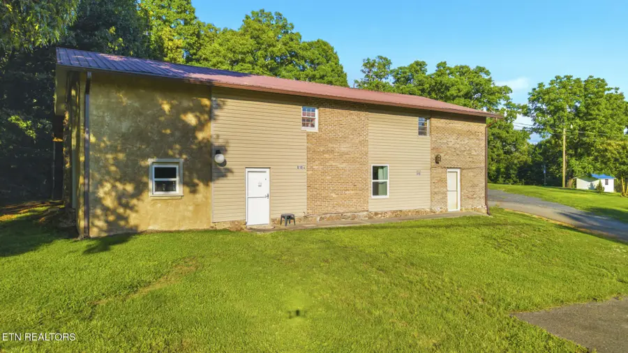 814 Midway Rd, Strawberry Plains, TN 37871 - #2