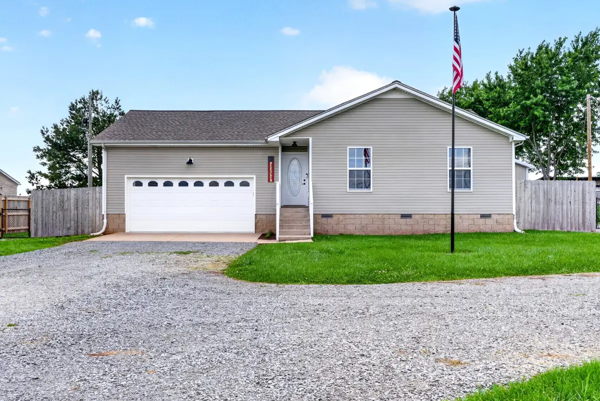 3255 Gracey Herndon Rd, Hopkinsville, KY 42240 - #1