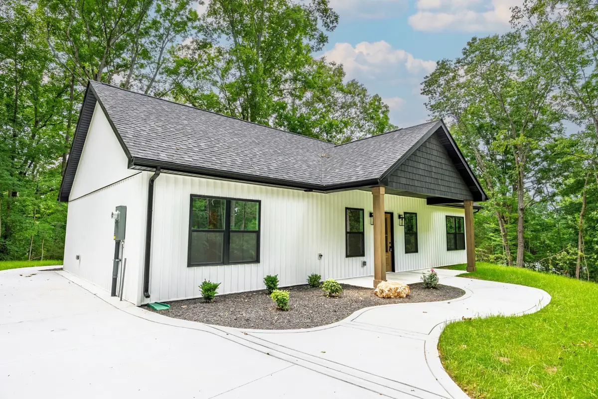 352 Pulley St, Erin, TN 37061 - #1