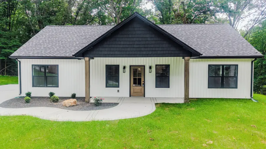 352 Pulley St, Erin, TN 37061 - #2