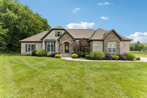 3926 Amanda Beth Ct, Columbia, TN 38401