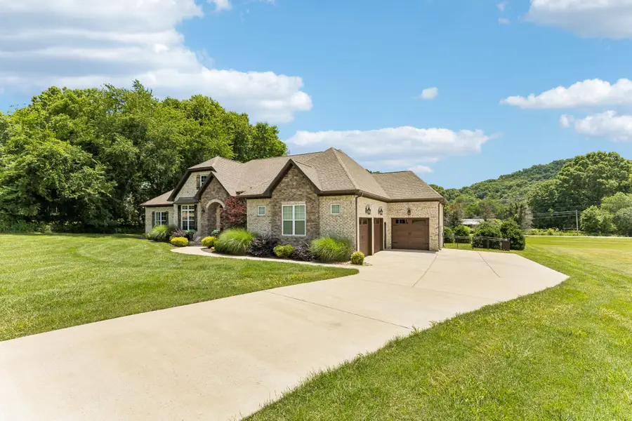 3926 Amanda Beth Ct, Columbia, TN 38401 - #2