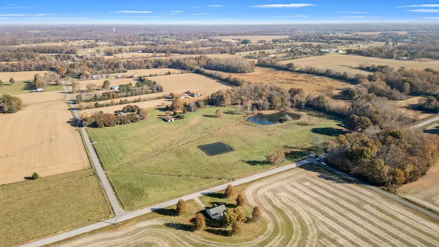 240 Vanntown Rd, Flintville, TN 37335 - #2