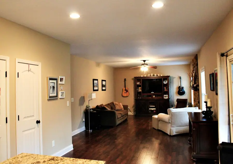 1417 Brew Moss Dr, Clarksville, TN 37043 - #2