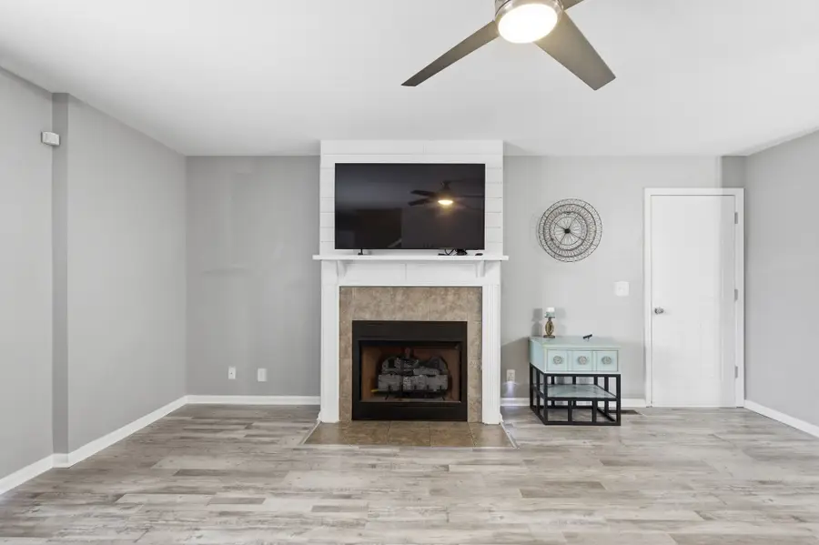 916 Excalibur Dr, Clarksville, TN 37040 - #2