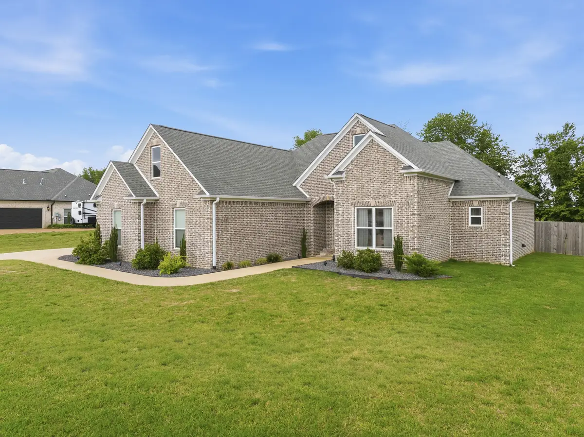 460 Connor Ln, Lexington, TN 38351 - #1