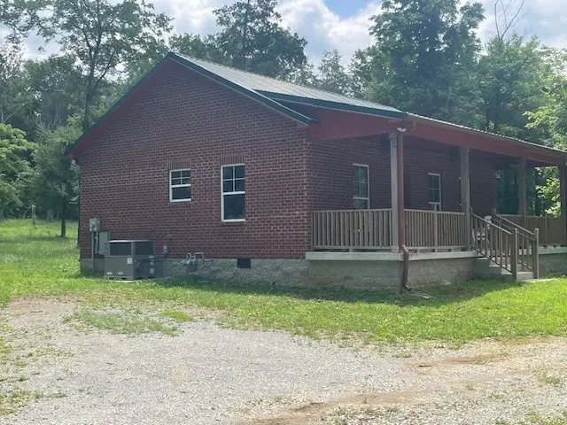 713 Lewis Ave, Shelbyville, TN 37160 - #2