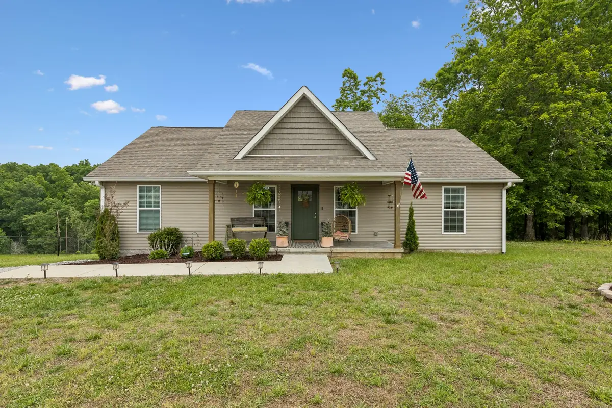 206 Poling Dr, Pulaski, TN 38478 - #1