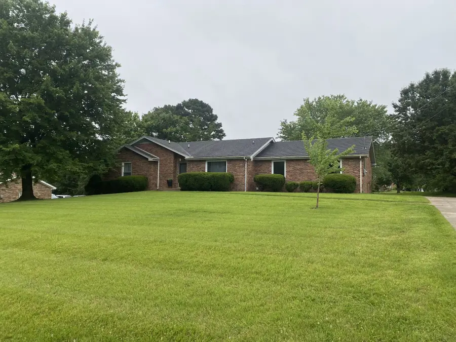 3056 Williamsburg Rd, Clarksville, TN 37043 - #2
