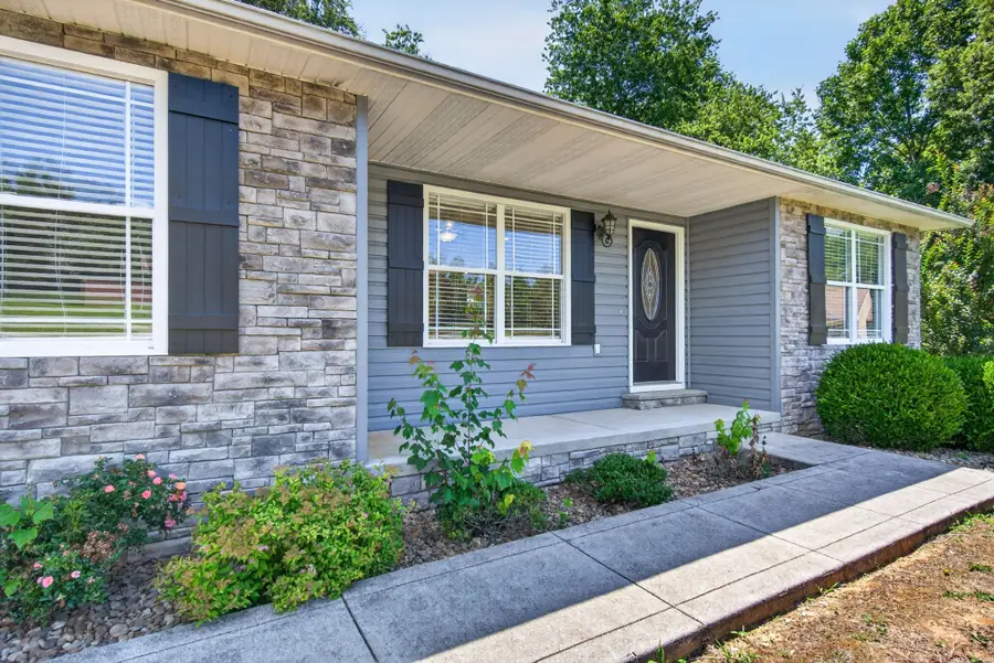 197 Rustling Oaks Dr, Sparta, TN 38583 - #2