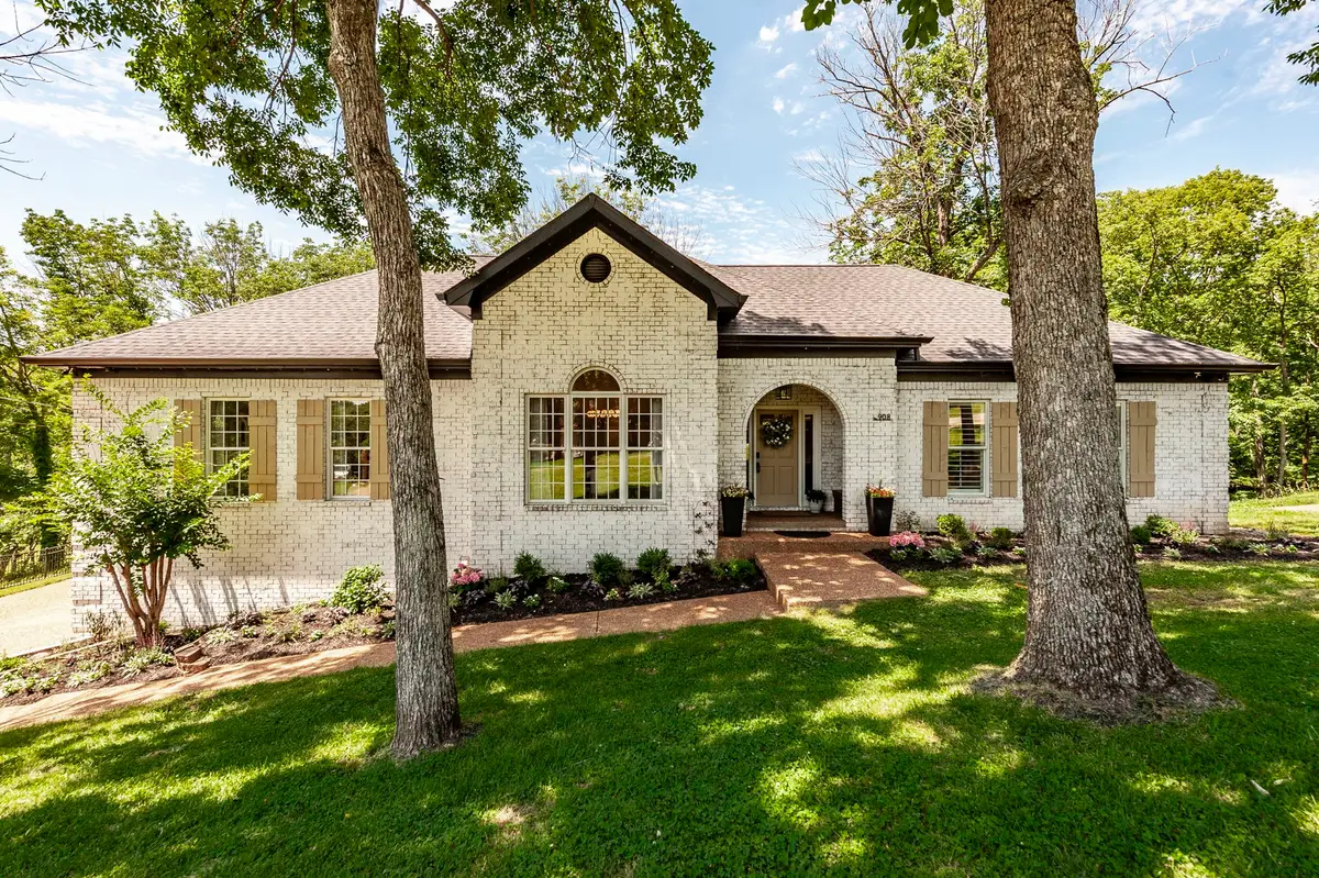 908 E Cynthia Trl, Goodlettsville, TN 37072 - #1