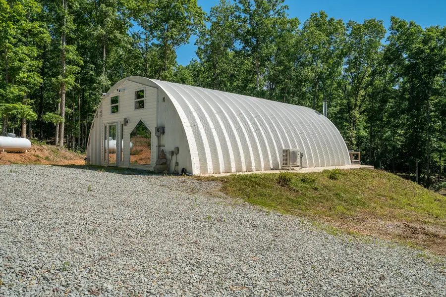 1239 Cherokee Rd, Waynesboro, TN 38485 - #2
