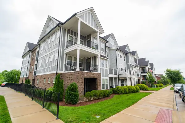 800 Vintage Green Ln #302, Franklin, TN 37064