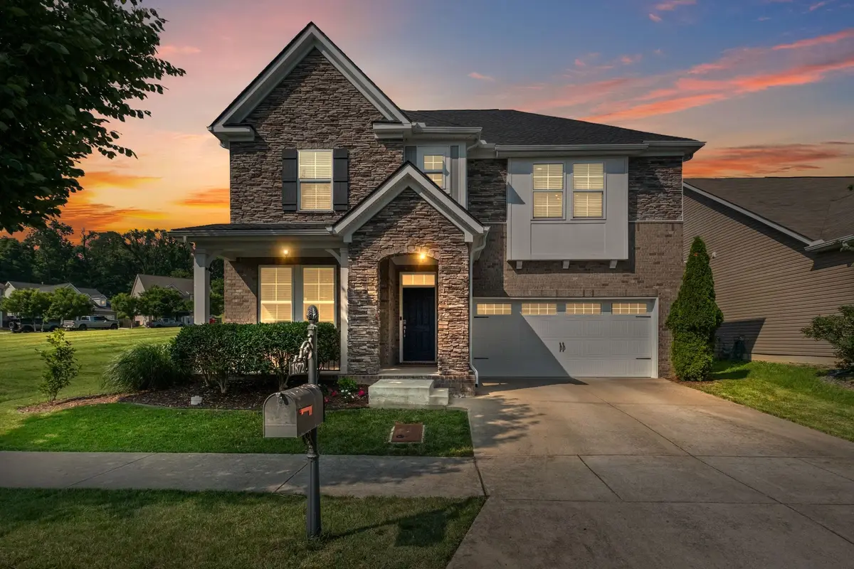 1872 Stonewater Dr, Hermitage, TN 37076 - #1
