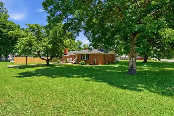 1819 Hamilton Ave, South Pittsburg, TN 37380