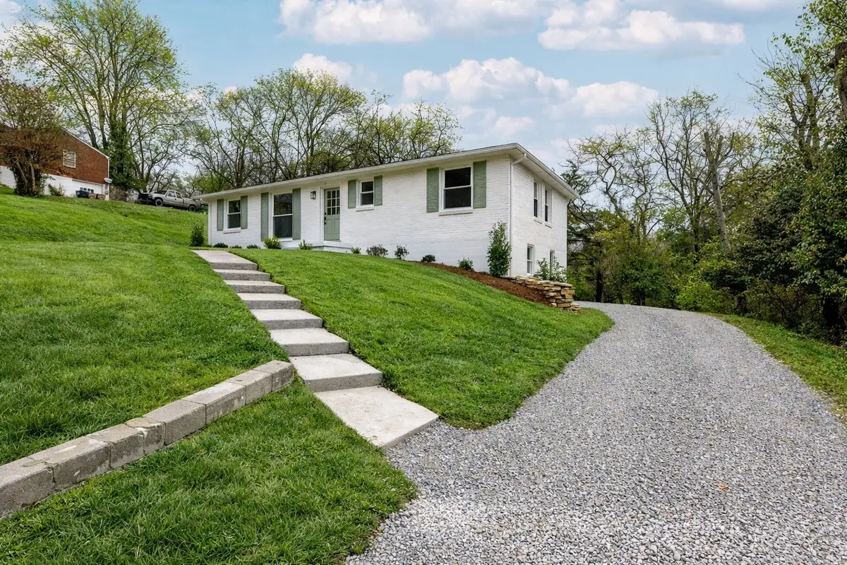 2511 Woodberry Dr, Nashville, TN 37214 - #1