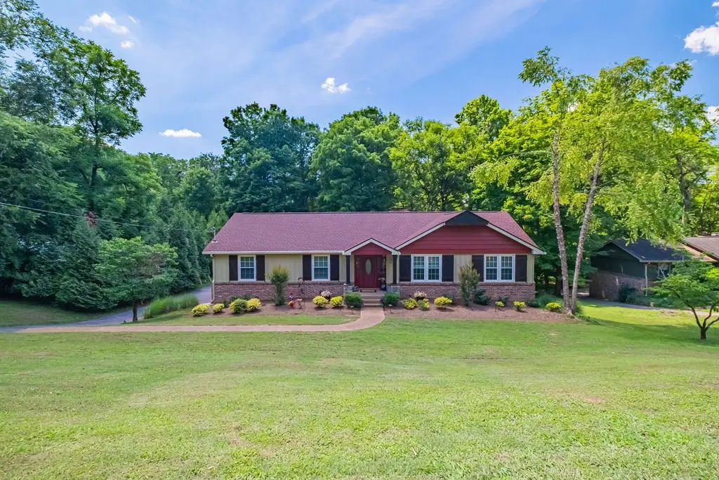104 Trout Valley Dr, Hendersonville, TN 37075 - #1