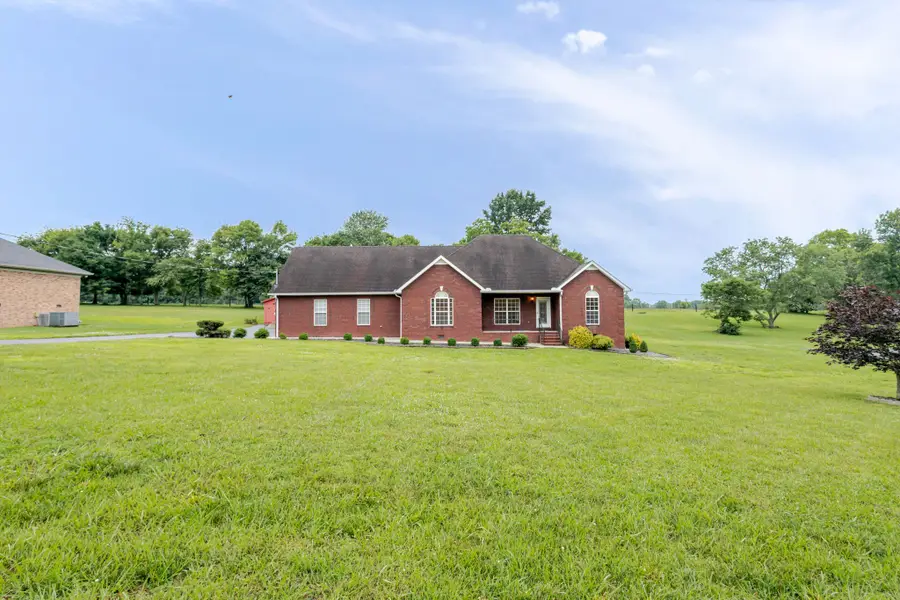 104 Redbud Dr, Shelbyville, TN 37160 - #2
