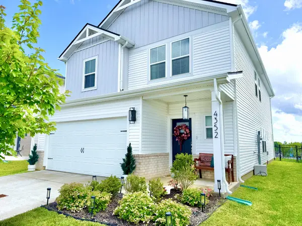 4352 Skyridge Dr, Nashville, TN 37207