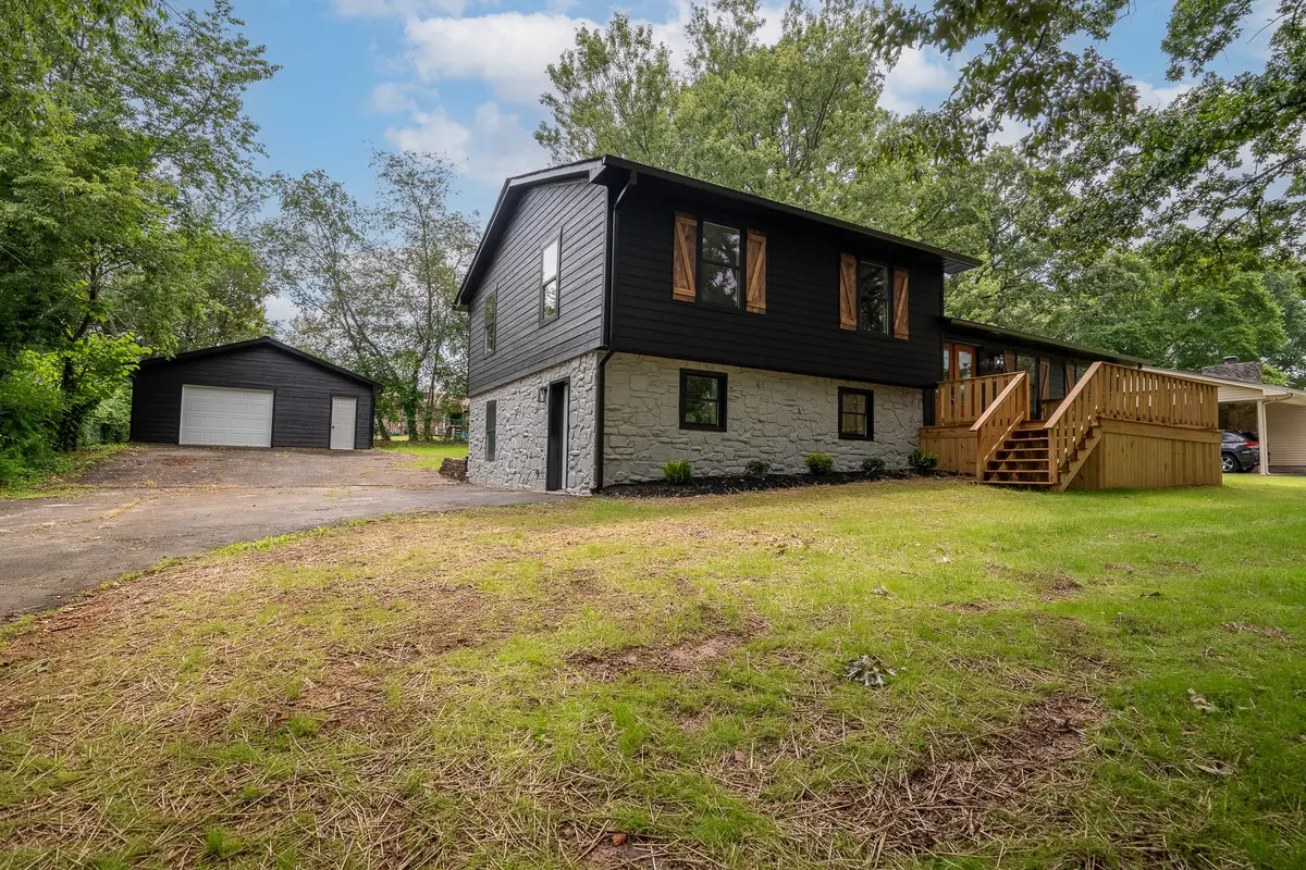 1615 Deer Hollow Dr, Lawrenceburg, TN 38464 - #1