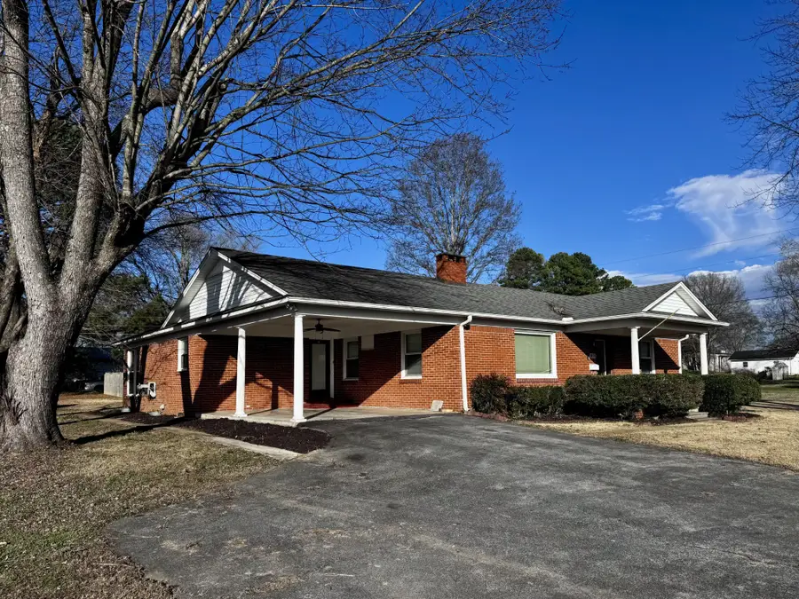 211 Church St, Loretto, TN 38469 - #2