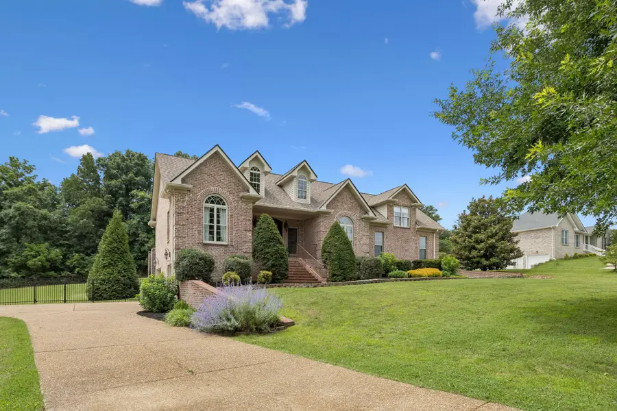 1027 Nina Dr, Springfield, TN 37172 - #2