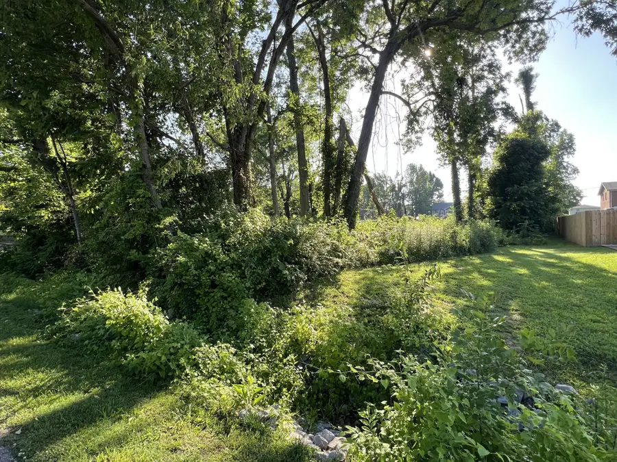 159 W Regent Dr, Clarksville, TN 37043 - #2