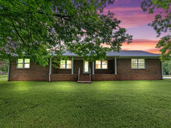 16 Patrick Rd S, Fayetteville, TN 37334