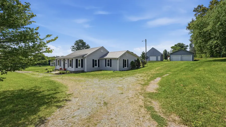 469 Fred Cooper Rd, McMinnville, TN 37110 - #2