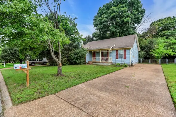 3545 Lake Towne Dr, Antioch, TN 37013
