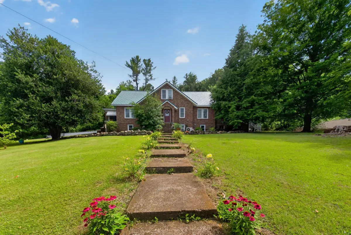 212 Main St E, Waverly, TN 37185 - #1