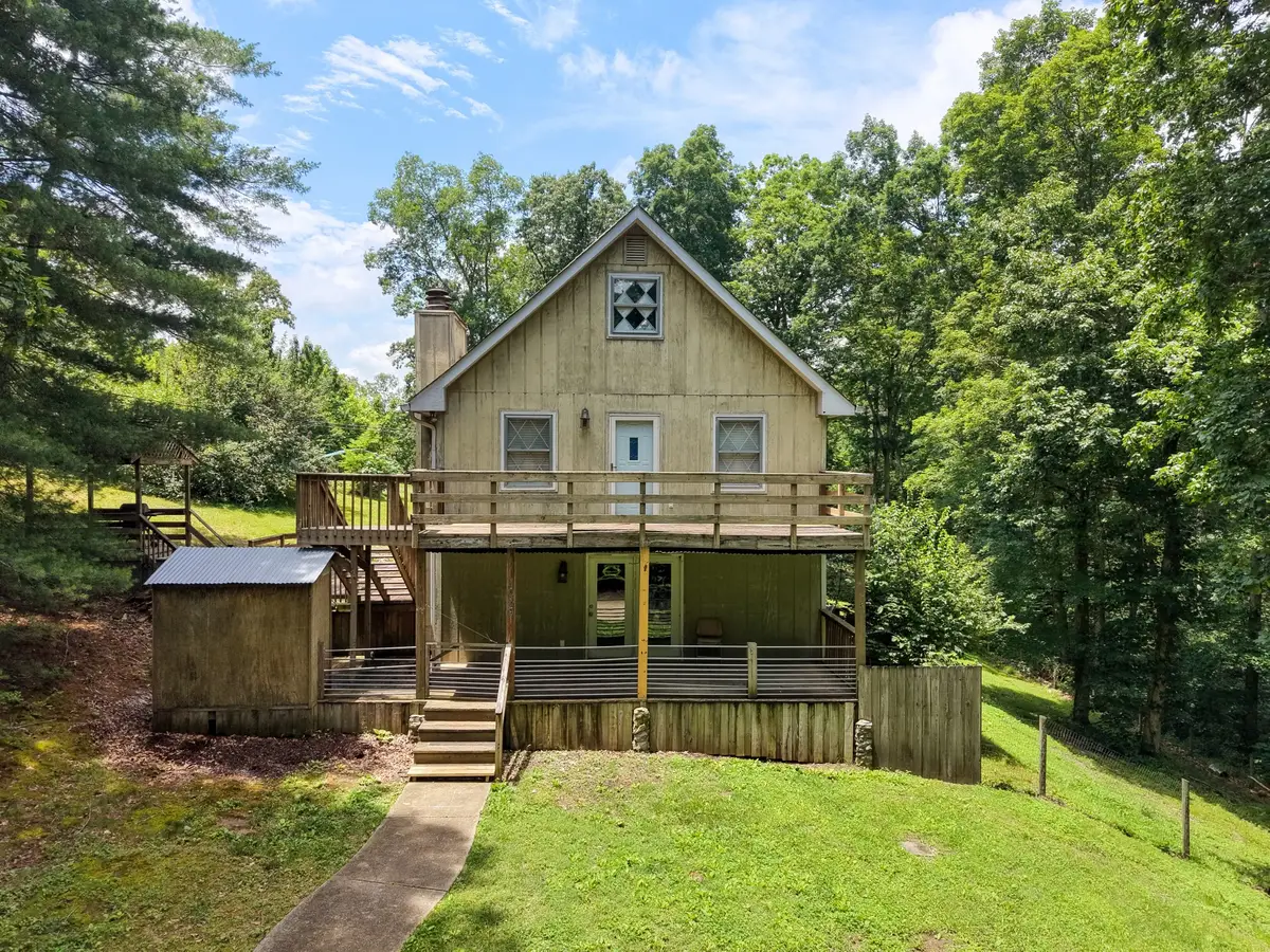 1040 Rustic Hills Dr, Ashland City, TN 37015 - #1
