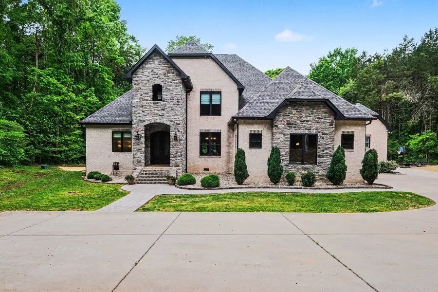 1850 Puryears Bend Rd, Hartsville, TN 37074 - #2