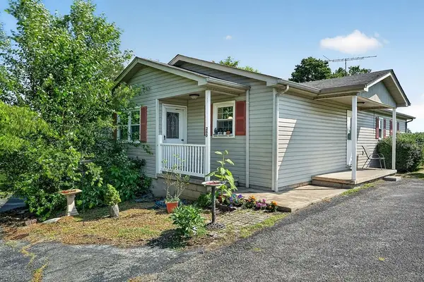 200 Woodmont Dr, Sparta, TN 38583