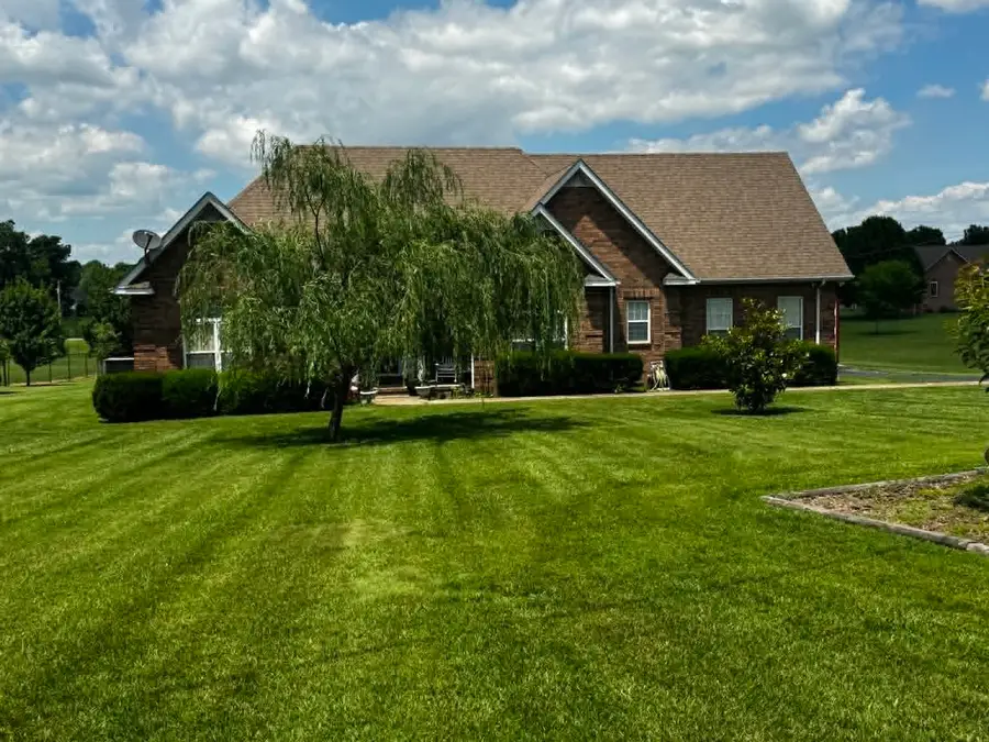 537 Tuck Rd, Lafayette, TN 37083 - #2