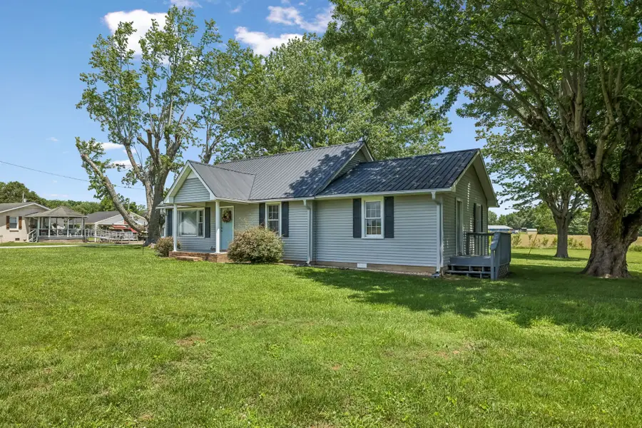 903 Days Rd, Lafayette, TN 37083 - #3