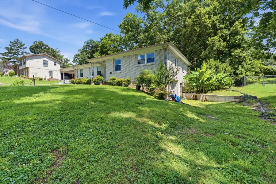126 Wayne St, Gallatin, TN 37066 - #2