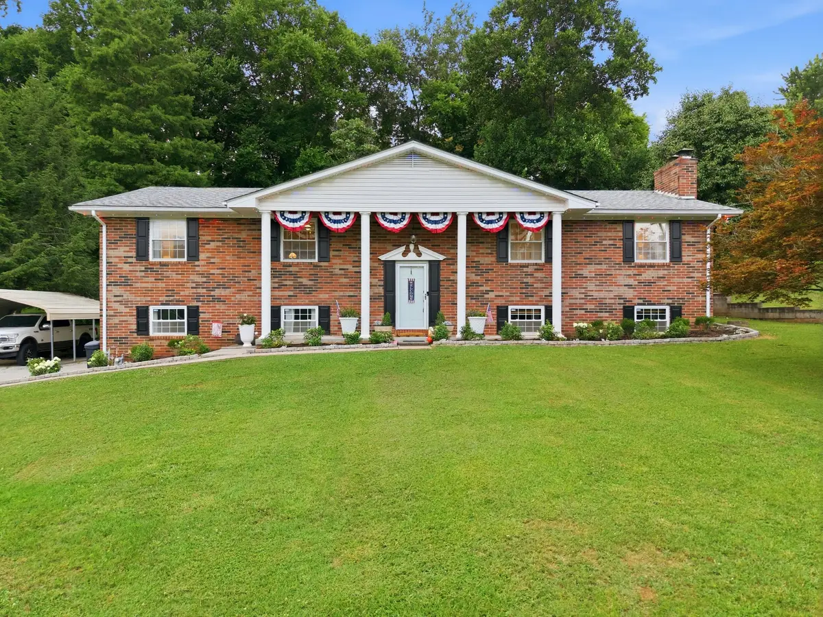 1328 Hillvale Rd, Louisville, TN 37777 - #1