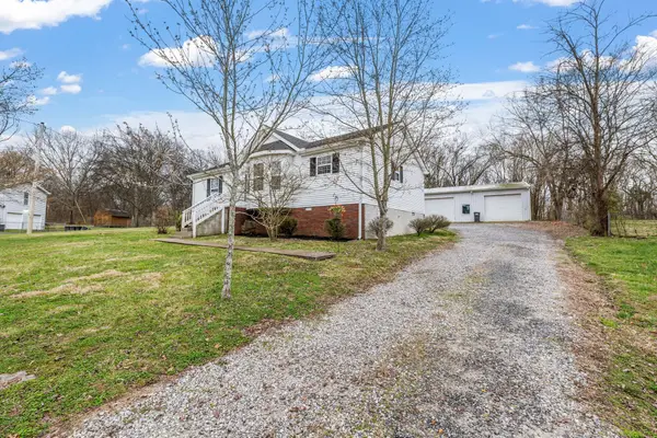 1024 Lynndale Dr, Castalian Springs, TN 37031