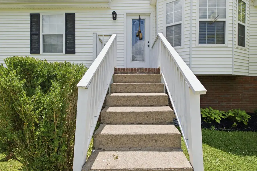 1024 Lynndale Dr, Castalian Springs, TN 37031 - #3