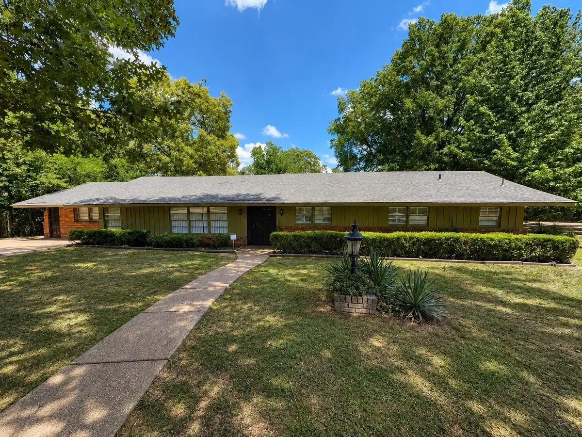 5676 Walnut Grove Pl, Memphis, TN 38120 - #1